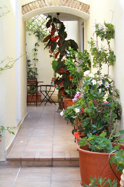 Guesthouse Niriides Spetses Town Екстер'єр фото